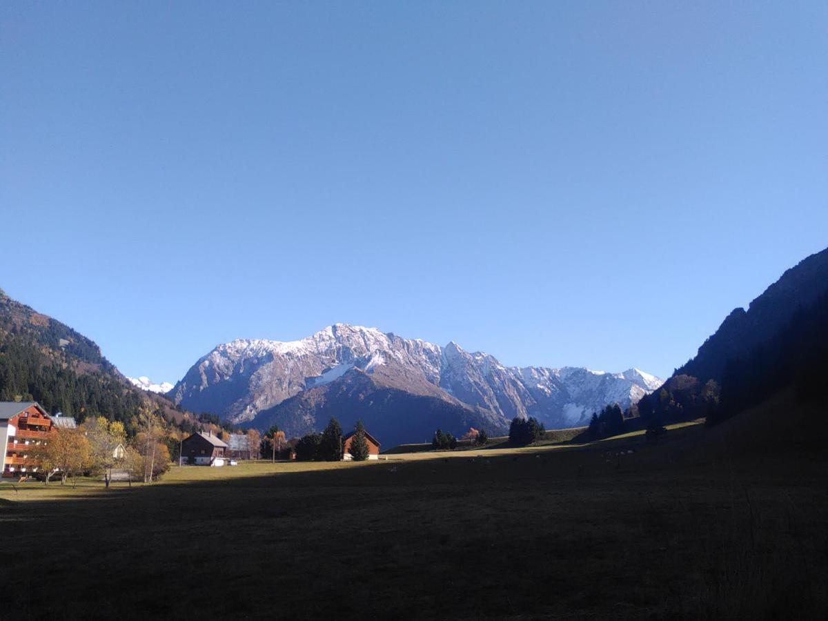 Studio Au Calme Face Aux Montagnes Dans Station De Ski La Morte Exteriör bild